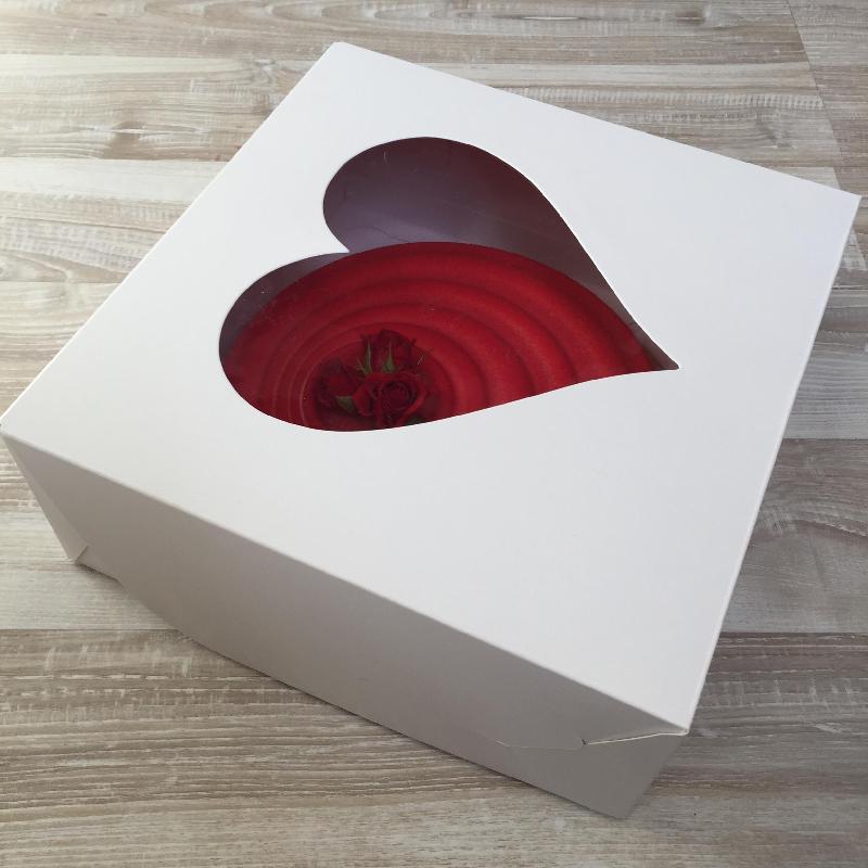 Новинка!  Коробка для торта с окошком "сердце"